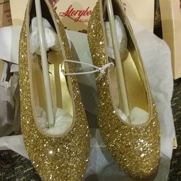 storybrook heirlooms Shoes Gold Sparkle Slip On Dressy Shoes Girls